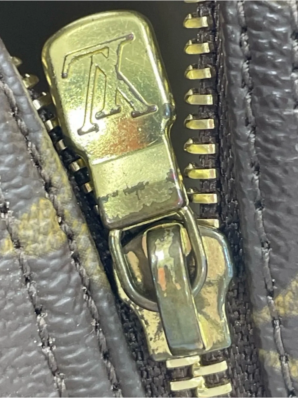 LOUIS VUITTON Monogram Canvas Reporter PM Bag‎ Crossbody message- Brown/Tan